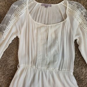 Purple Snow White Lace sheer Sleeve w/ crochet accents Dress. NWOT Medium